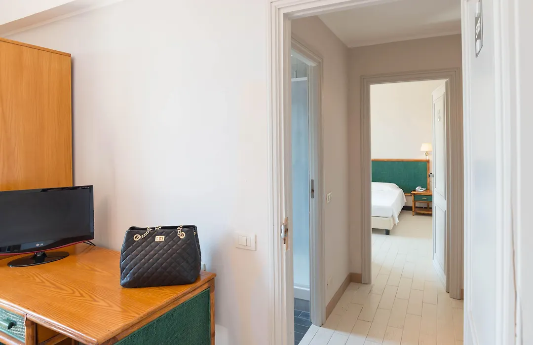 Hotel Baia Del Sole-1