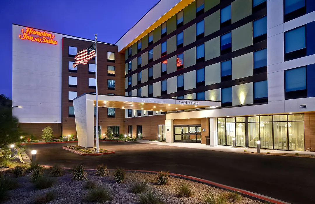 Hampton Inn & Suites Las Vegas Convention Center - No Resort Fee-1