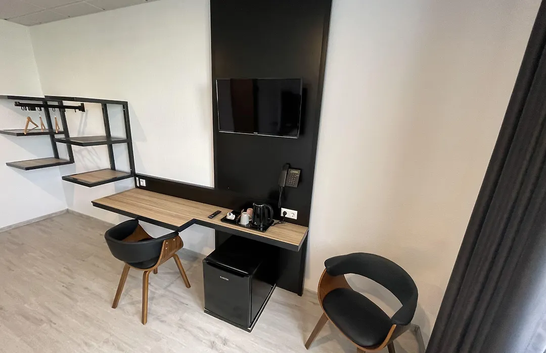 Yebs Hotel-1