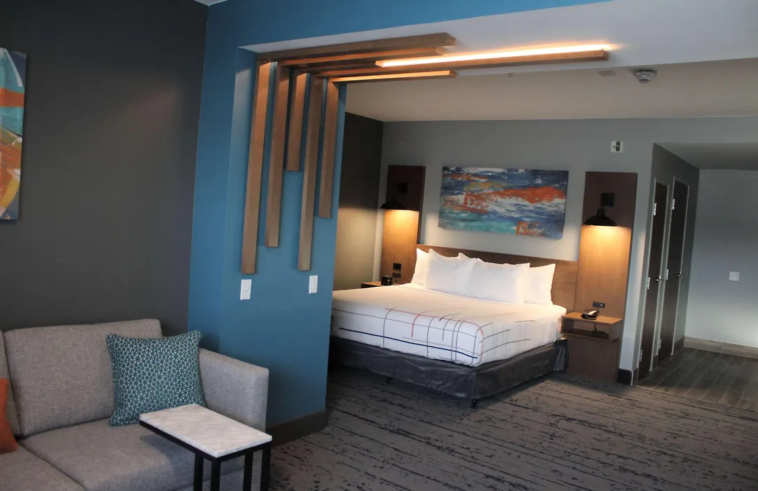 La Quinta Inn & Suites By Wyndham Bardstown-1