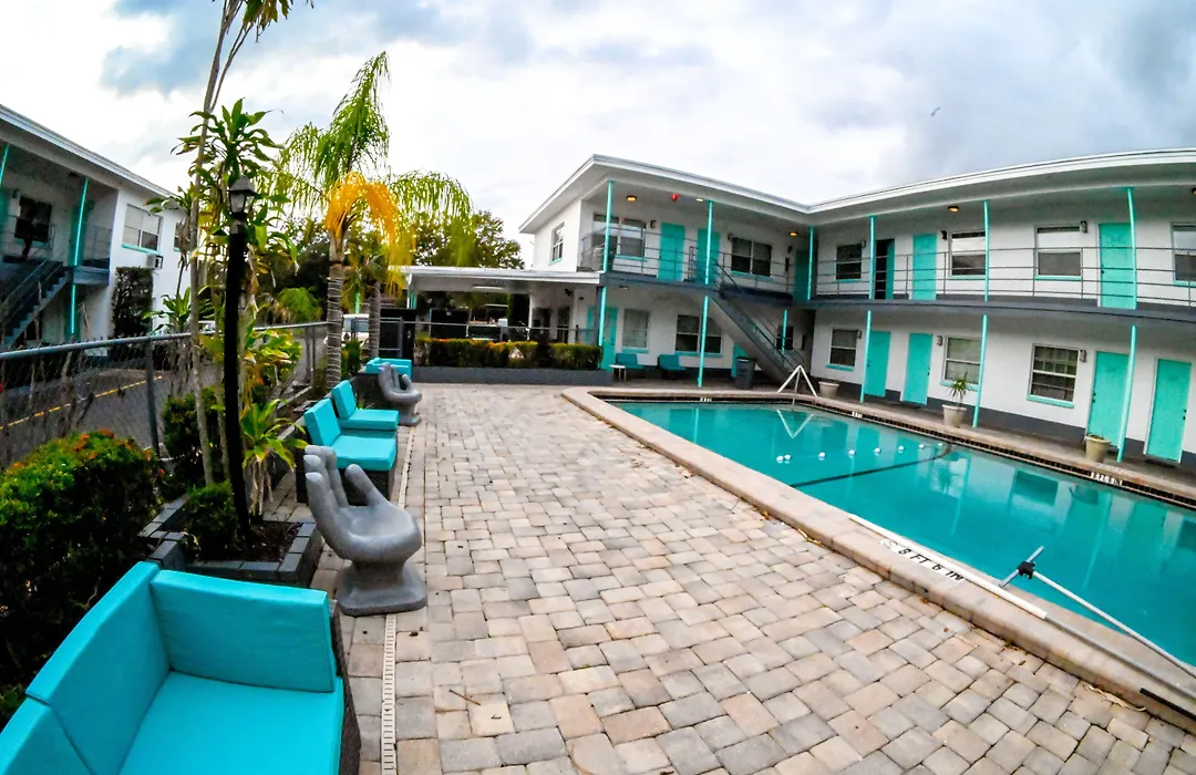 Uptown Inn & Suites-1