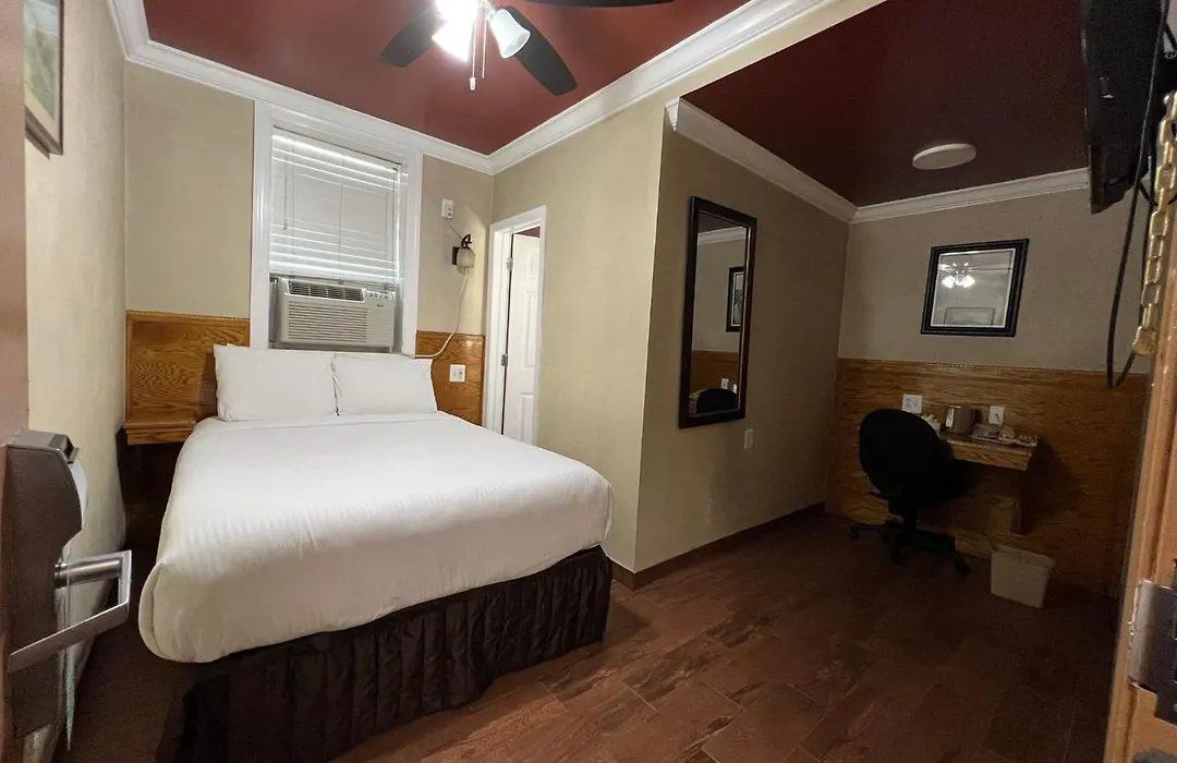 District Hotel-1