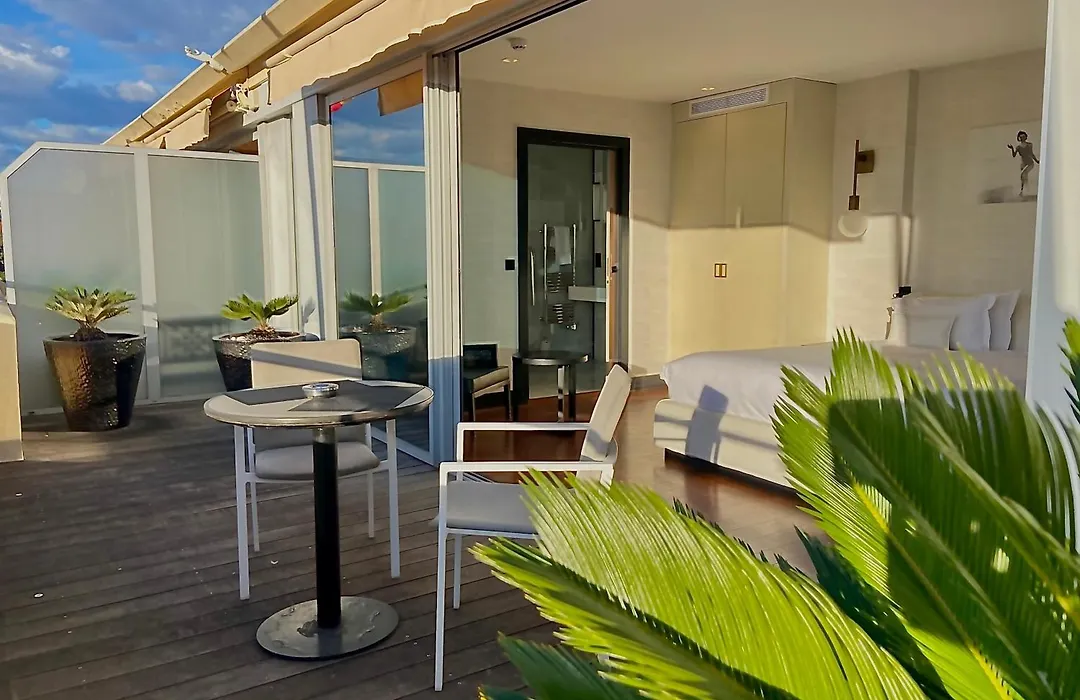 Hôtel Cannes Centre Univers-1