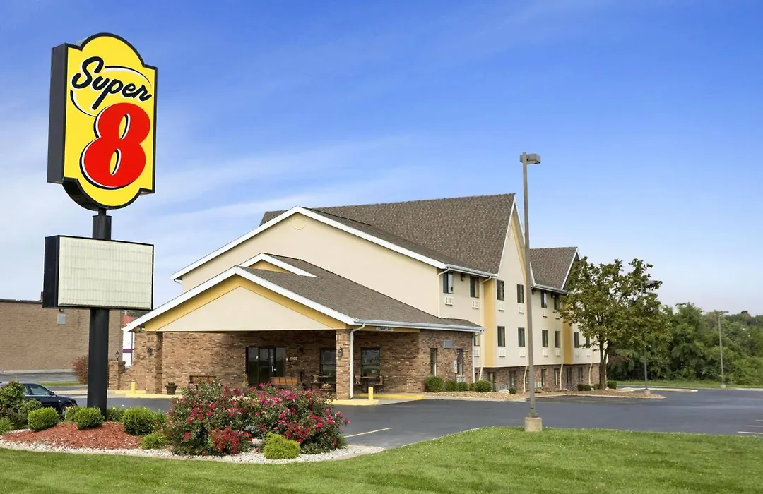Super 8 By Wyndham Alton-1