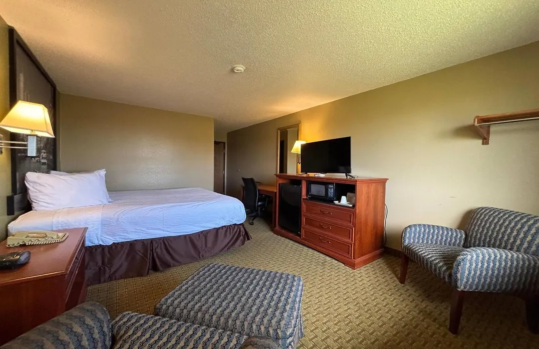 Super 8 By Wyndham Pontiac-1
