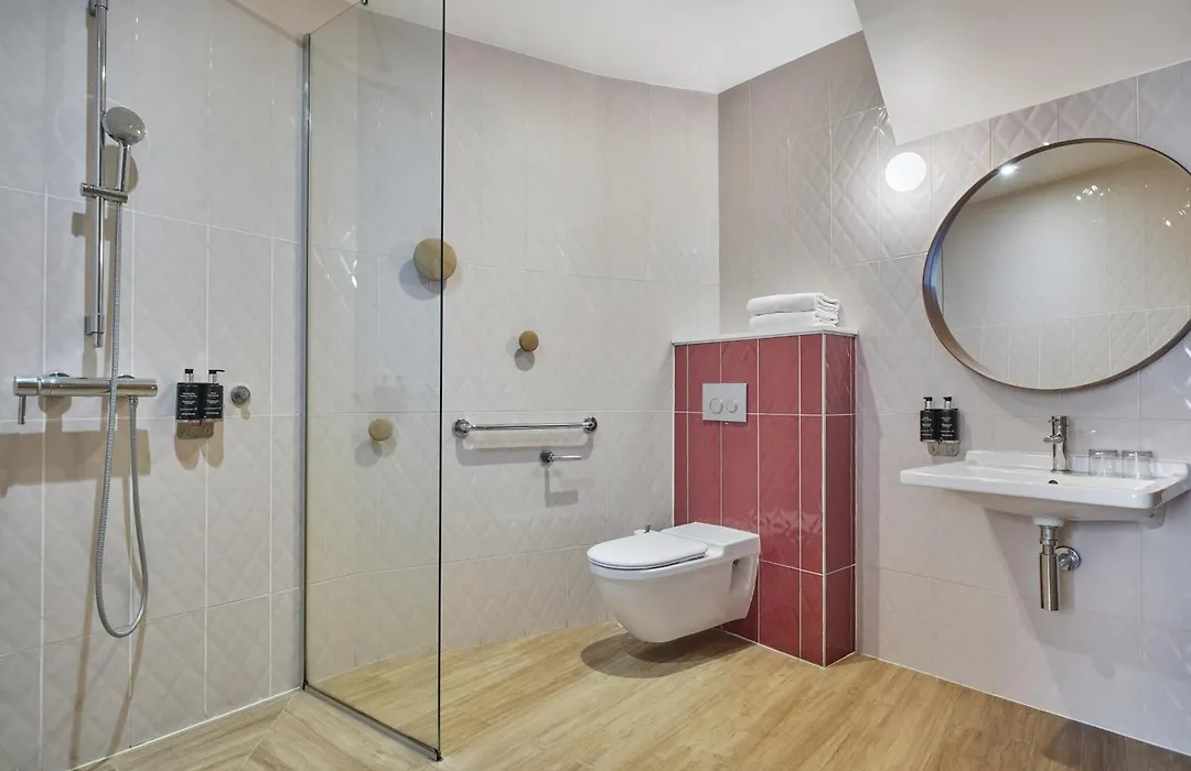 Hotel Boris V. By Happyculture-1