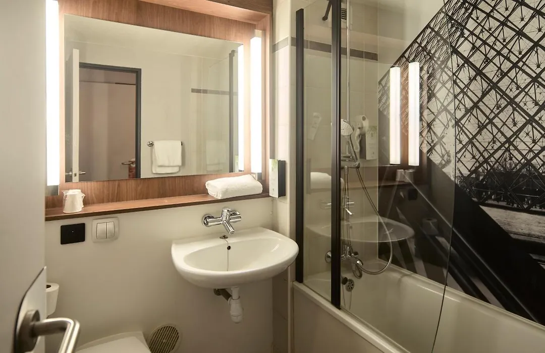 Campanile PRIME - Saint-Quentin-en-Yvelines-1