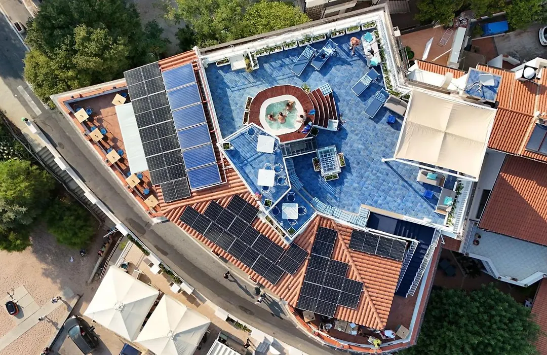 Bue Marino Hotel & Rooftop Bar-1