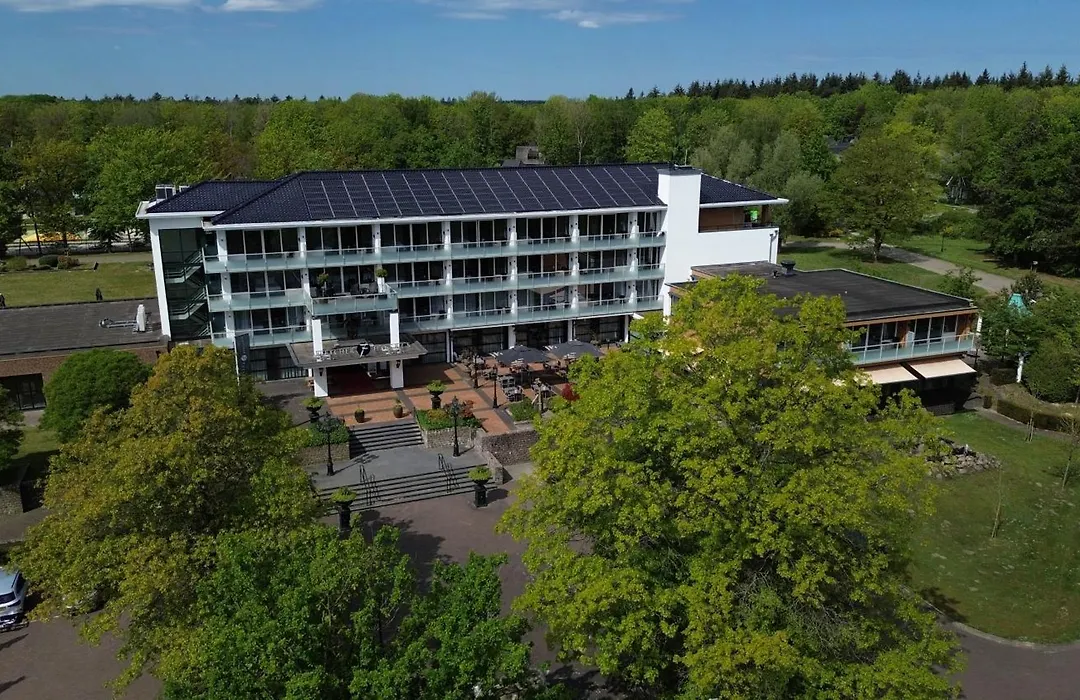 Fletcher Familiehotel De Hunzebergen-1