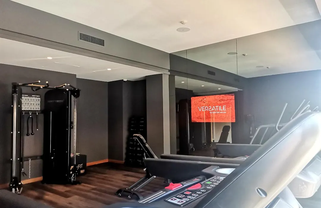 Hotel Versatile-1