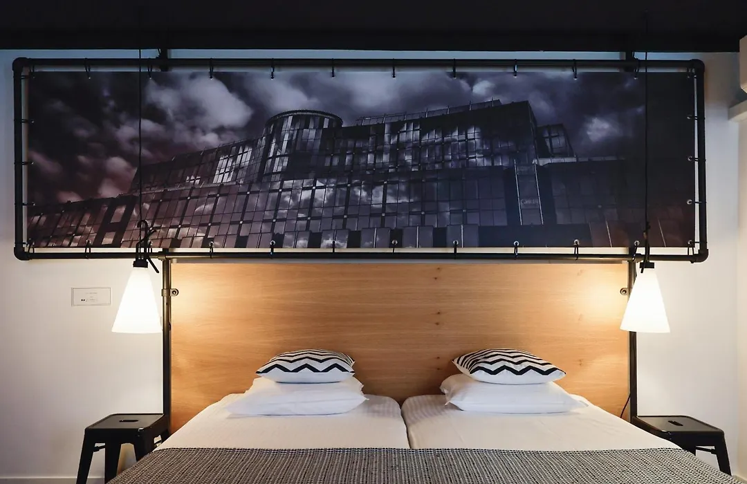 Zoom Hotel-1