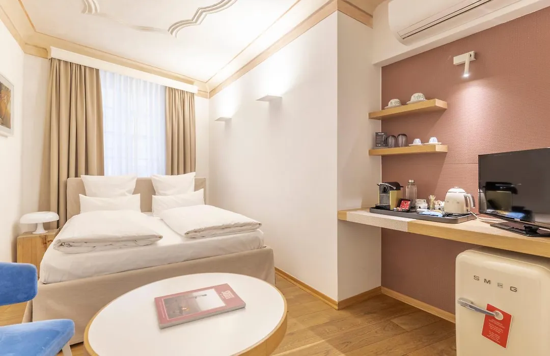 Small Luxury Hotel Goldgasse-1