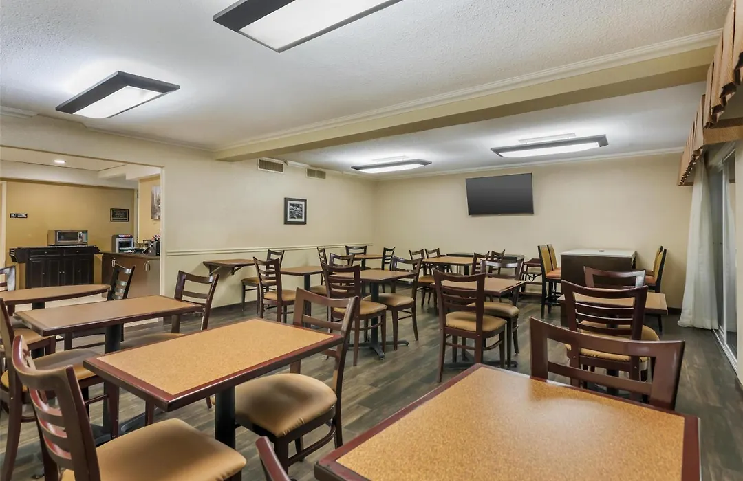 Best Western Plus Garden Court Inn-1