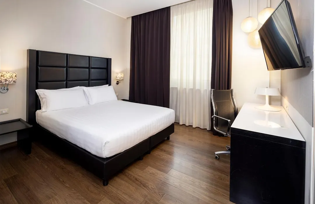 Holiday Inn Genoa City By Ihg-1