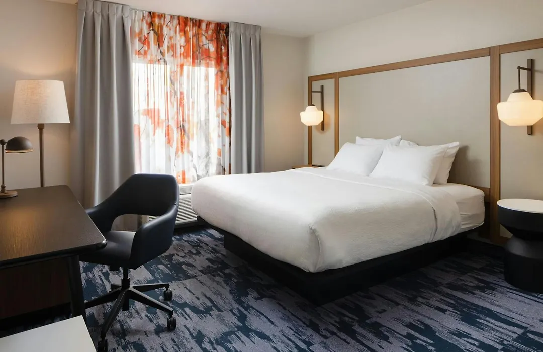 Fairfield Inn And Suites By Marriott Fort Wayne-1