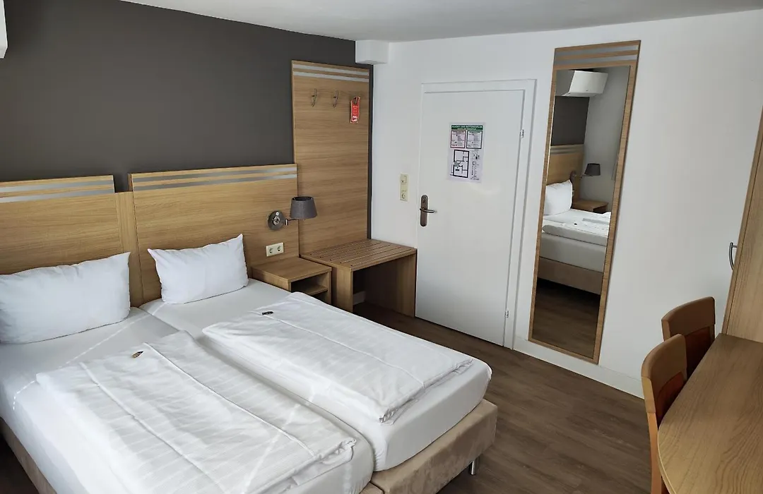 Hotel Altes Weinhaus-1