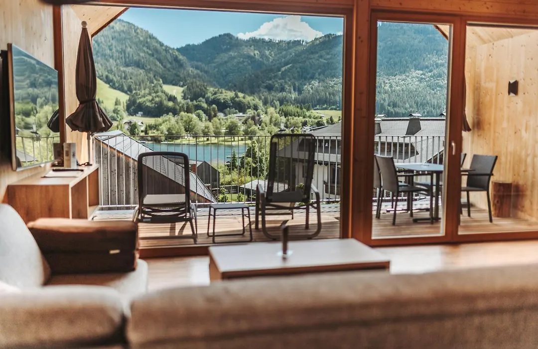 Regitnig GmbH - 4 Sterne Hotel und Chalets-1