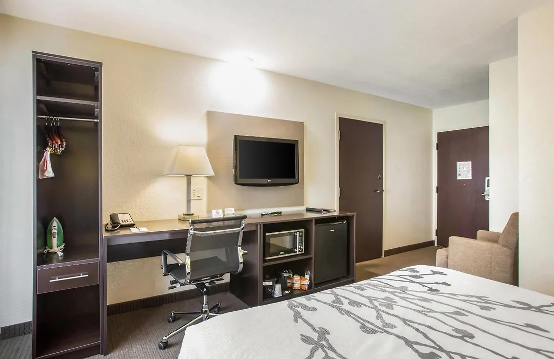 Quality Inn Kansas City International Airport-1
