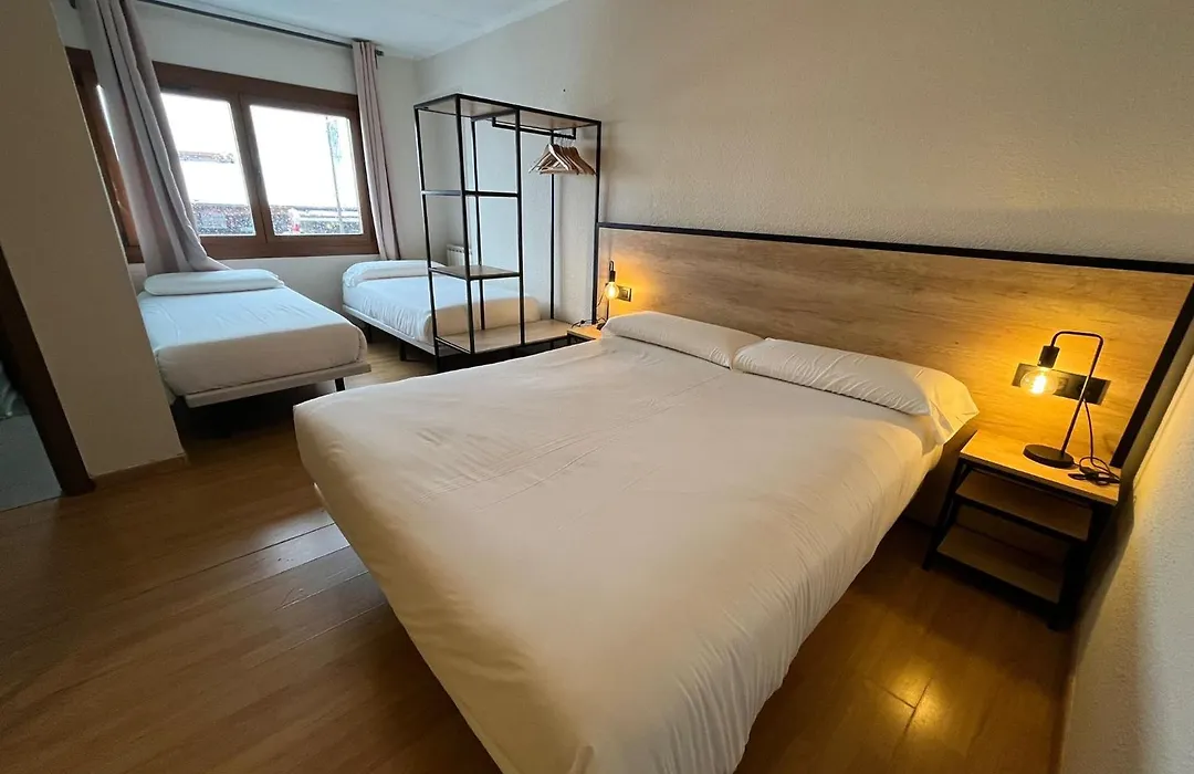 Hotel Niu A 50 M Del Funicamp-1