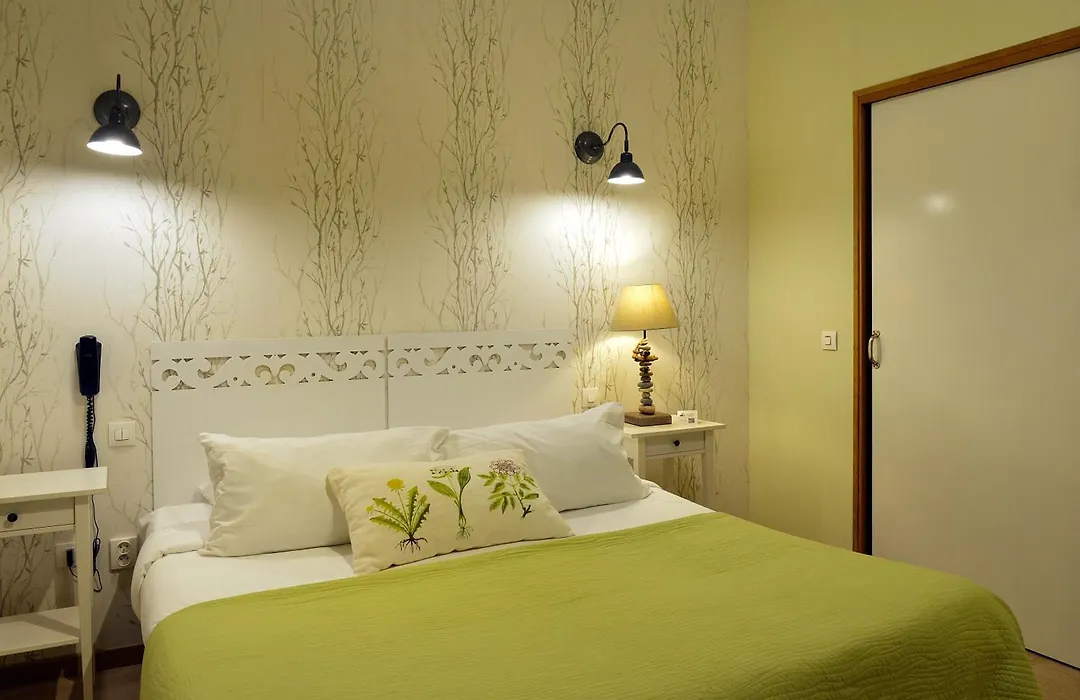Logis Auberge Le Colombien-1