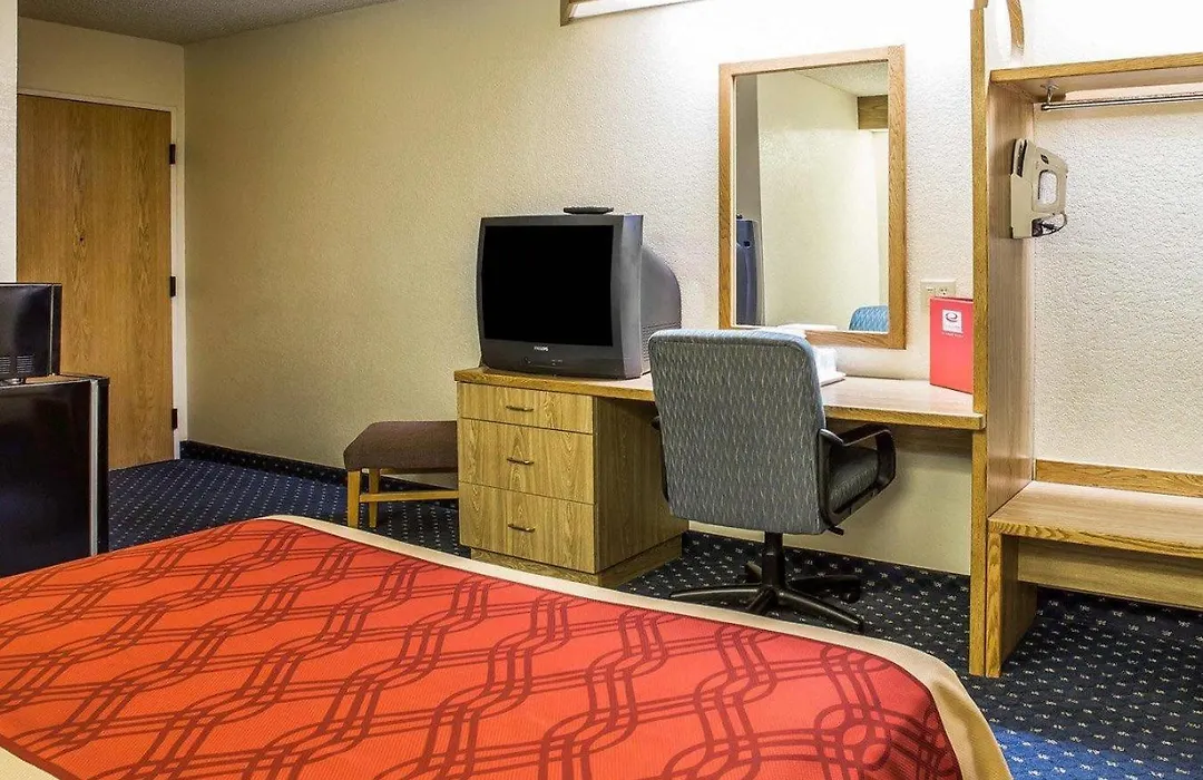 Econo Lodge Denver International Airport-1
