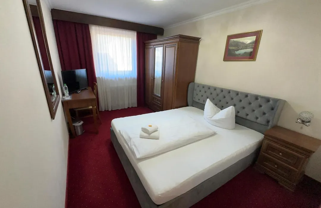 Hotel Gundl Alm-1