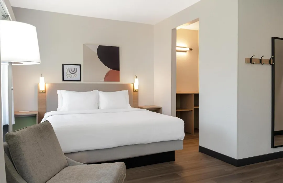 Spark By Hilton Wilmington-1
