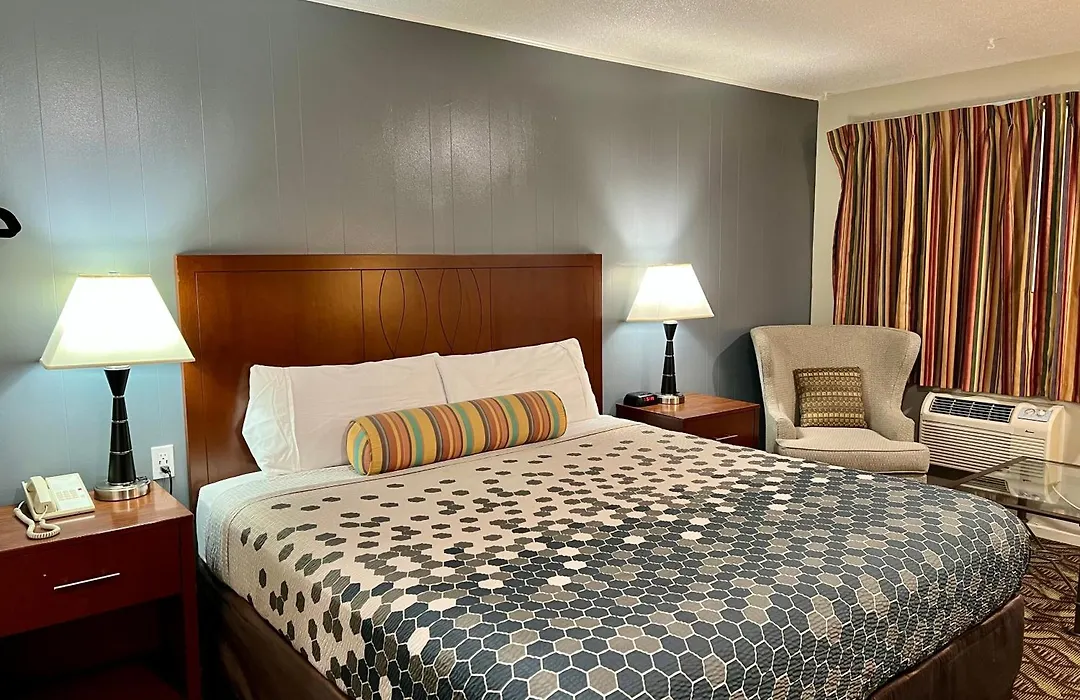 Travelers Inn Eugene University-1