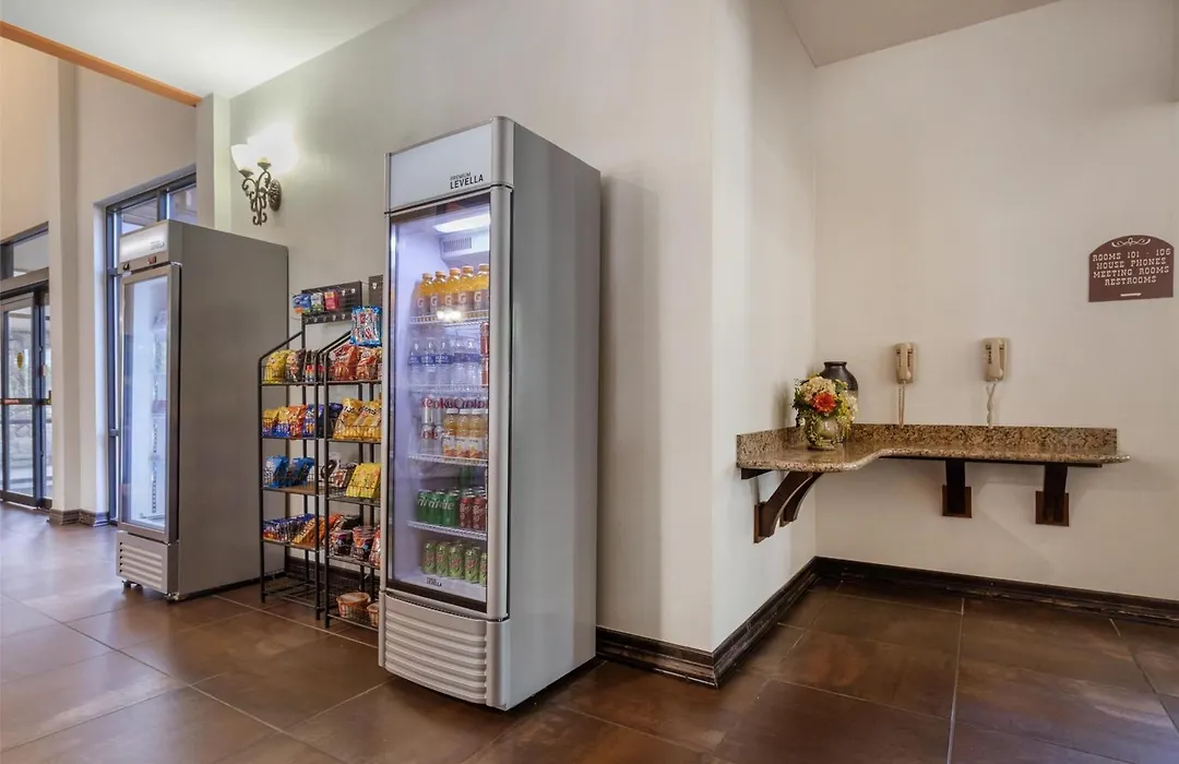 Best Western Plus Cimarron Hotel & Suites-1