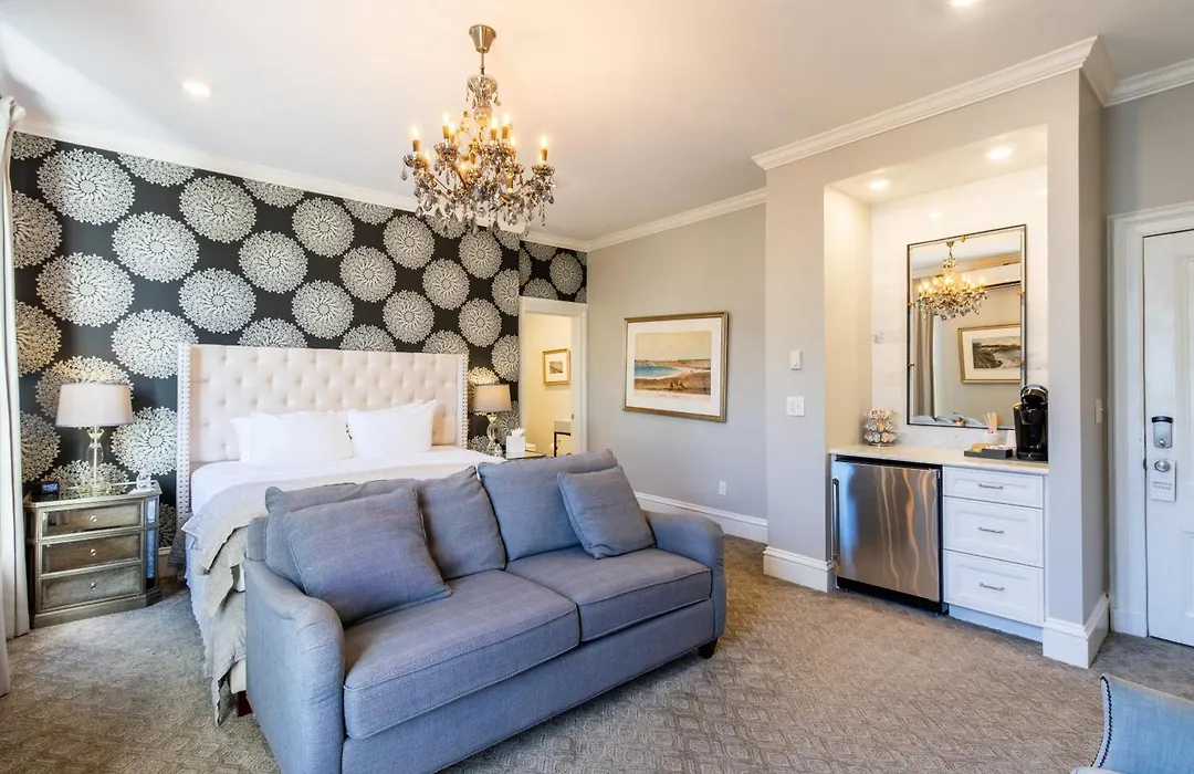 Serenity Inn Newport-1
