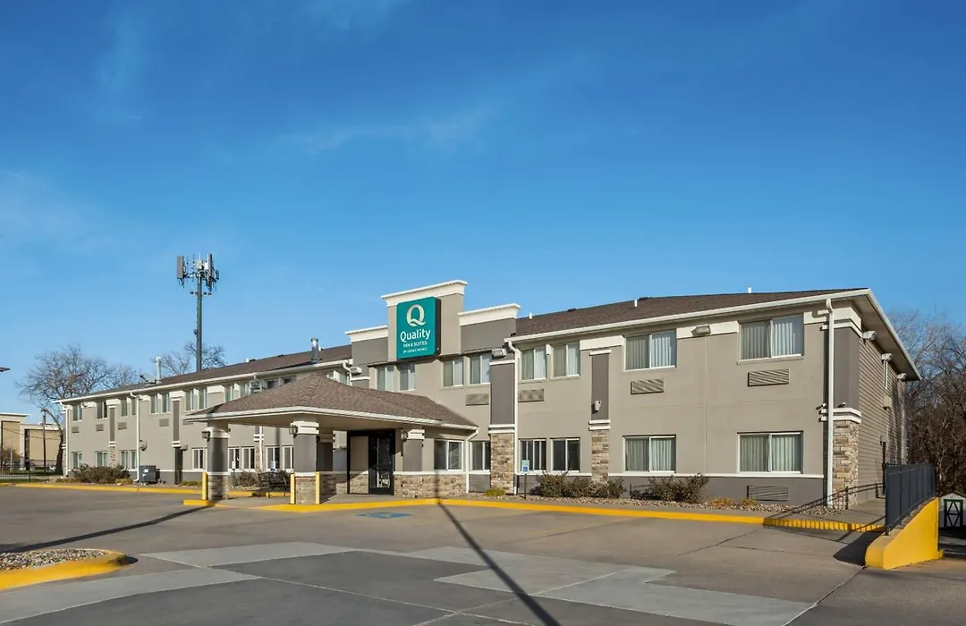 Quality Inn & Suites Des Moines Airport-1
