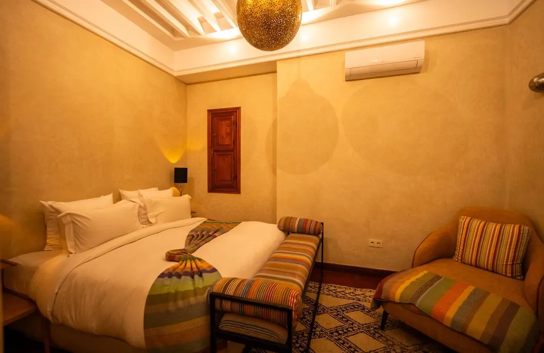 Riad Les Yeux Bleus-1