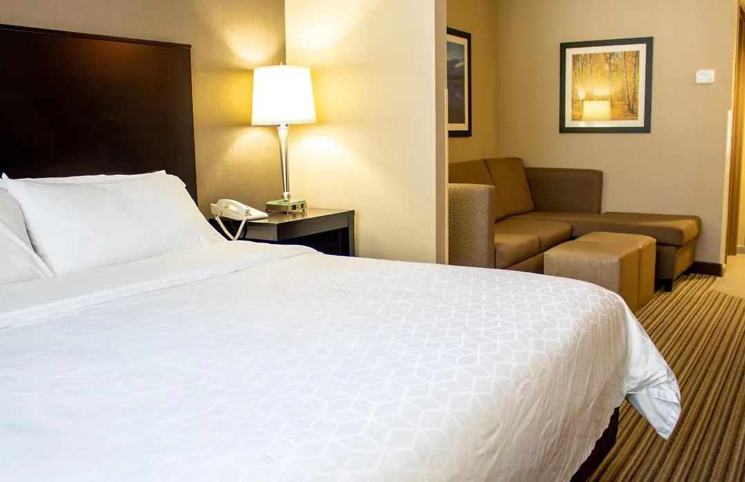 Holiday Inn Express & Suites Hayward By Ihg-1
