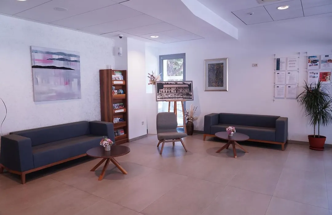 Aparthotel Miramare-1
