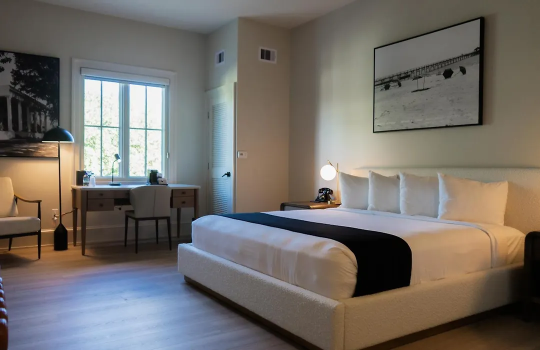 White House Hotel-1