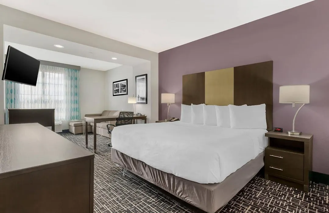 Comfort Inn & Suites-1