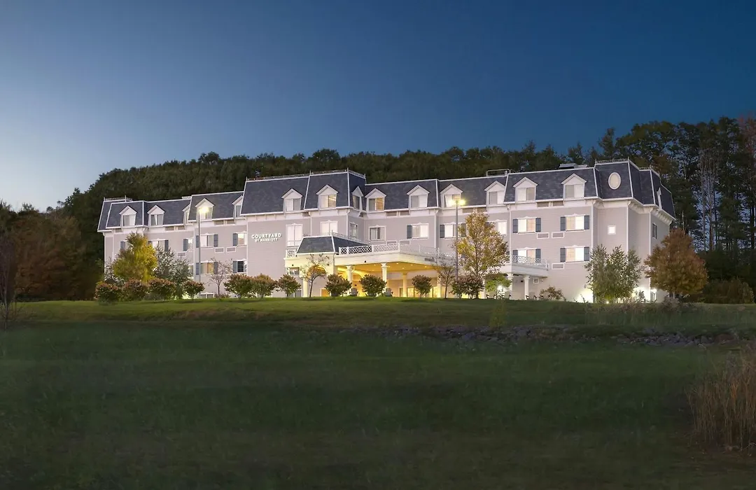 Courtyard By Marriott Lenox Berkshires-1