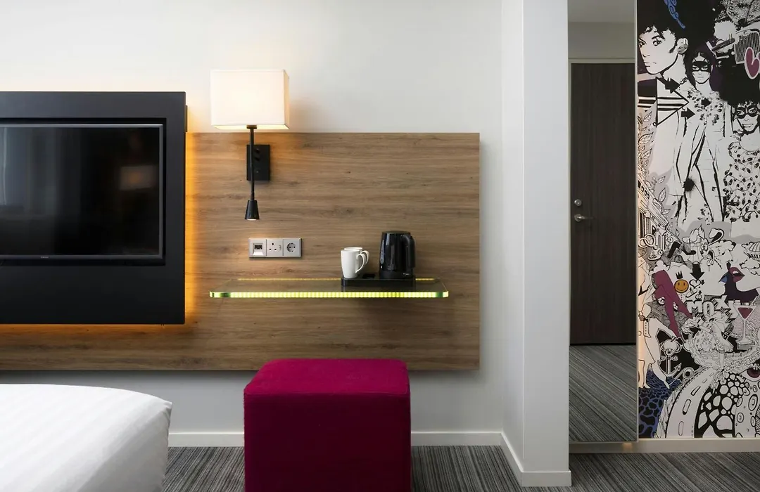 Moxy London Heathrow Airport-1