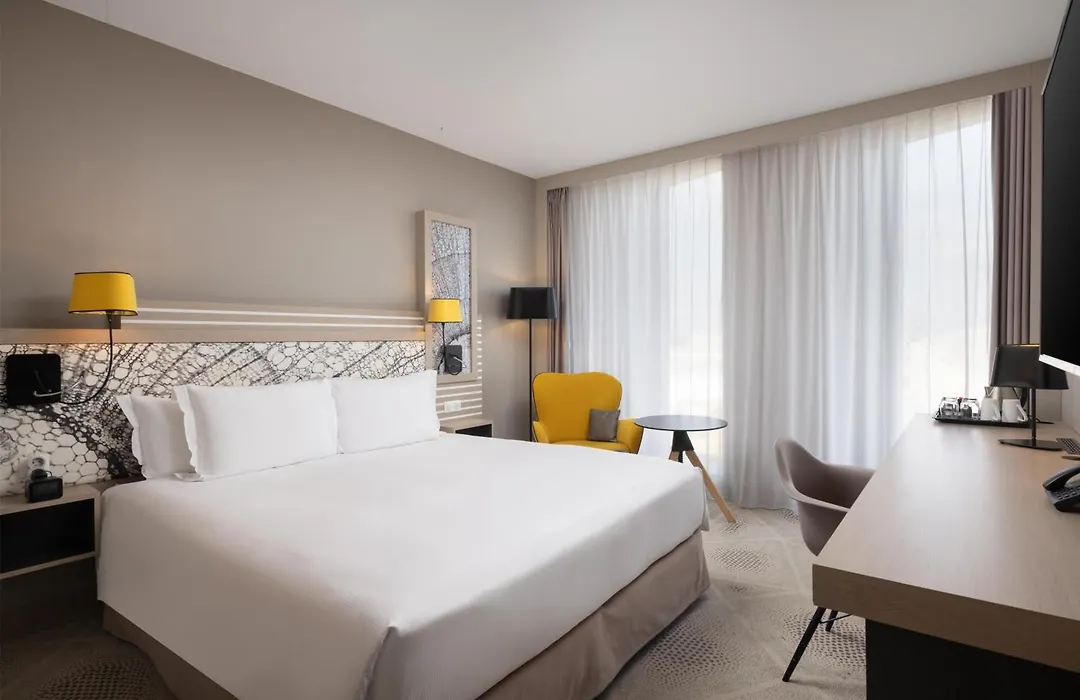 Hilton Garden Inn Bordeaux Centre-1