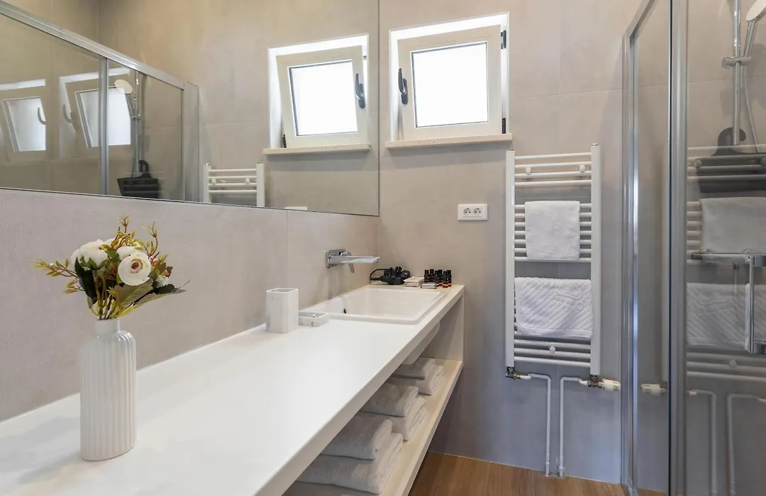 Apartments Jakic 1-1