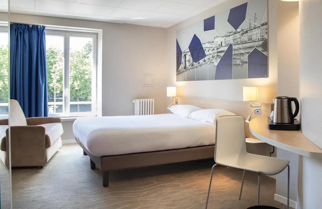 Brit Hotel Mâcon Centre Gare-1