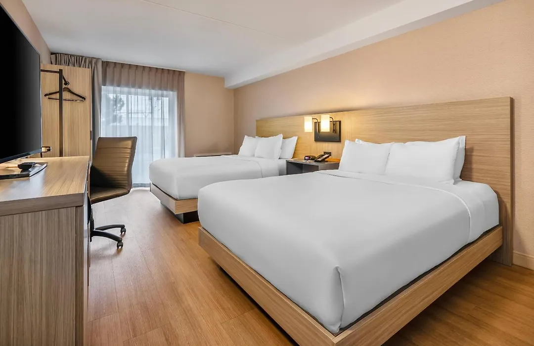Comfort Inn Ancienne-Lorette - Quebec Airport-1