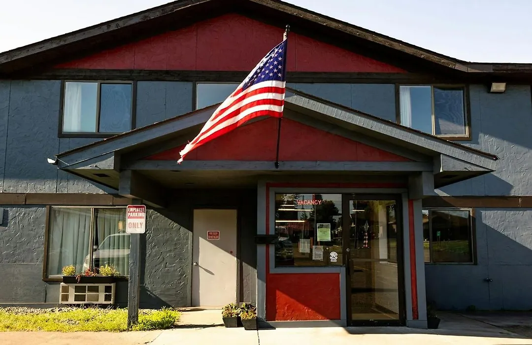 Magnuson Hotel Ironwood-1