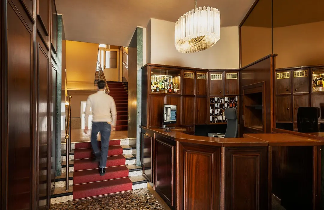 Hotel Goldene Spinne-1