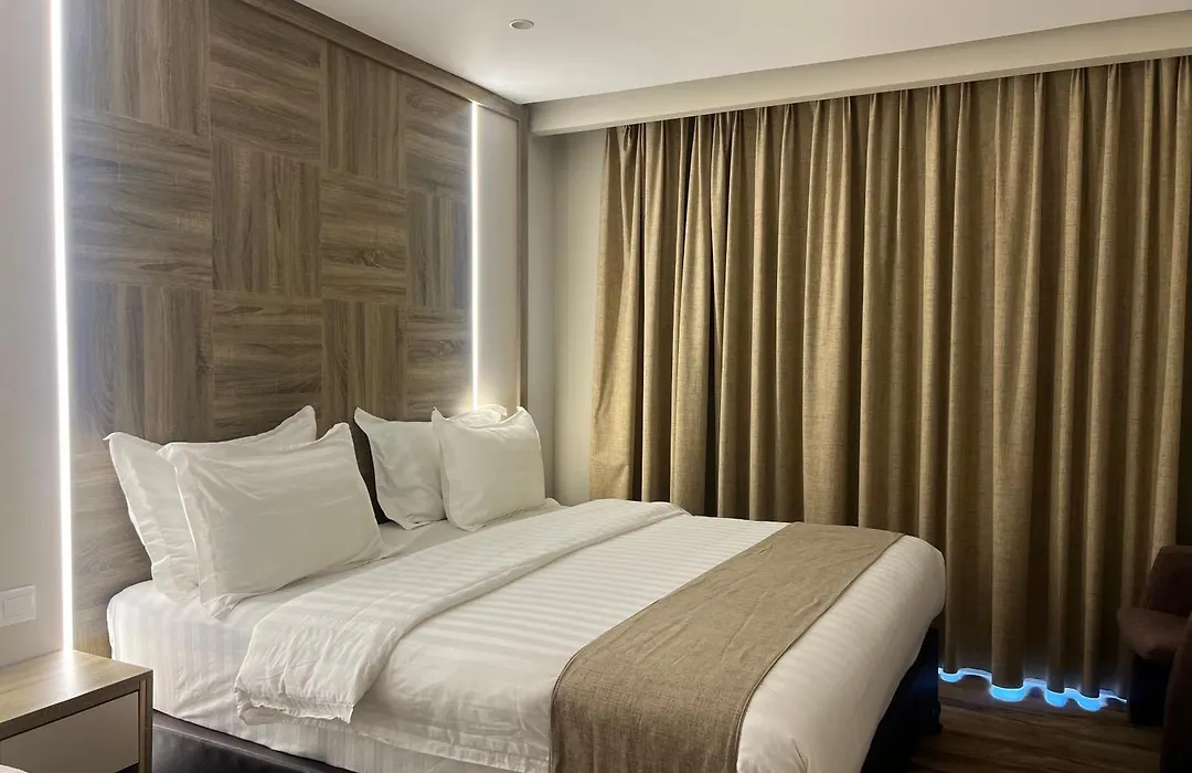 Mass Paradise Hotel-1