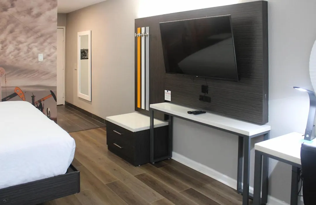 Clarion Pointe Marshall-1