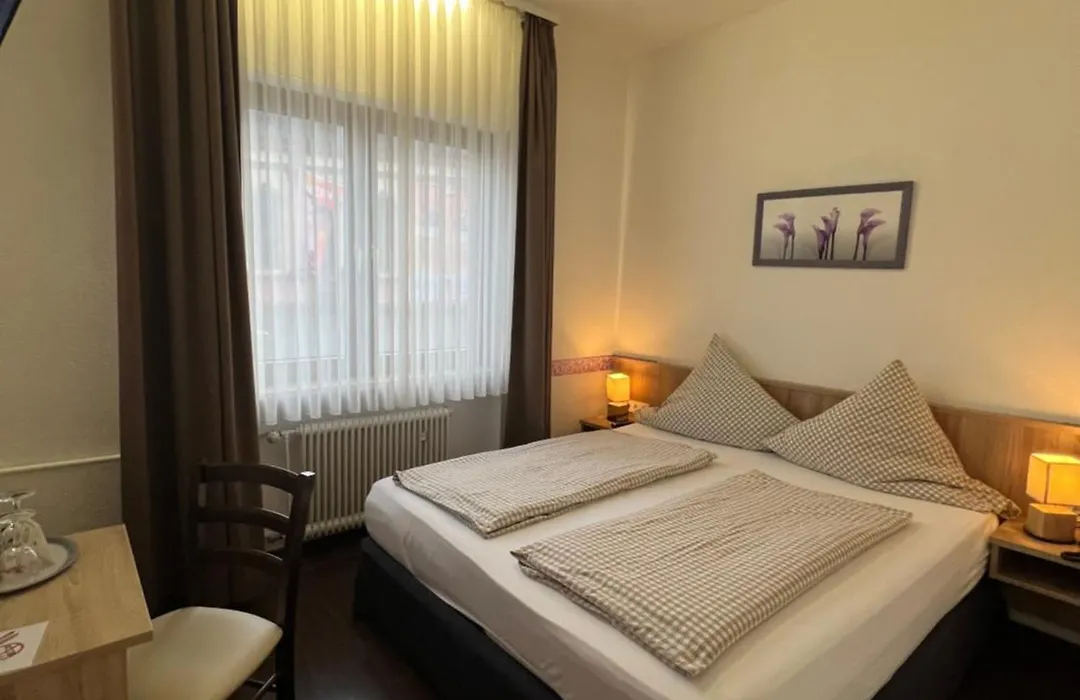 Hotel Hüttl - Garni-1