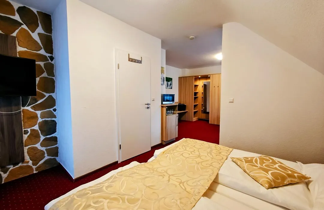 Wellness Hotel Garni Krone-1