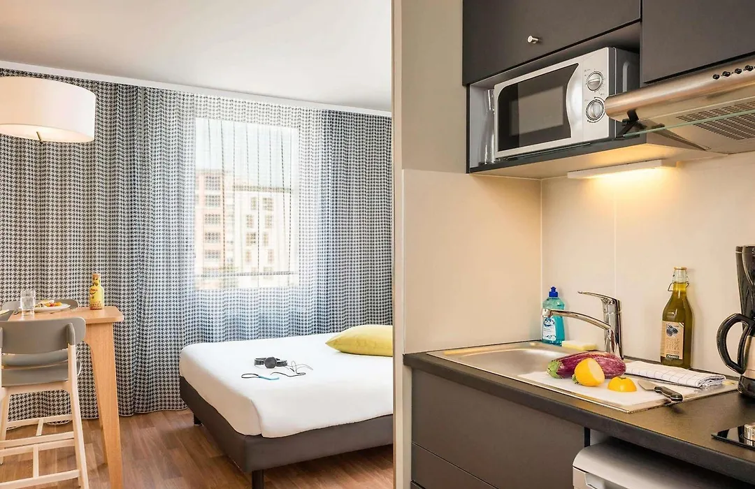 Aparthotel Adagio Access Paris Massy Gare-1