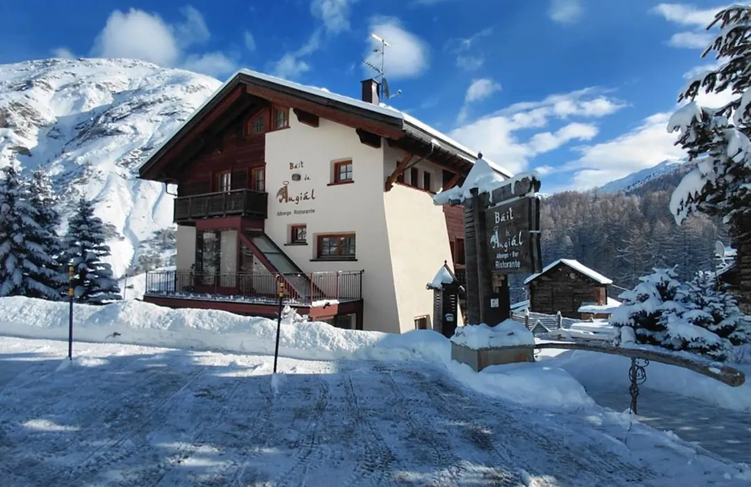 Hotel Bait De Angial-1